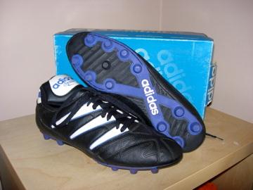 quasar football boots